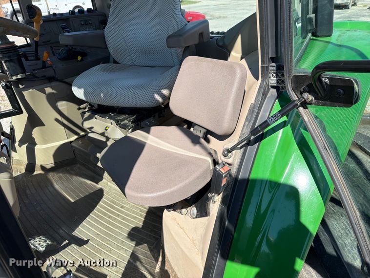 image for item FN5865 2016 John Deere 6120M MFWD tractor
