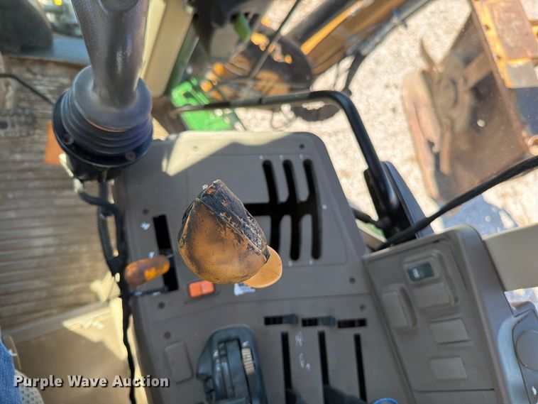 image for item FN5865 2016 John Deere 6120M MFWD tractor