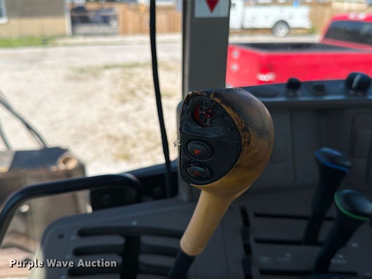 image for item FN5865 2016 John Deere 6120M MFWD tractor