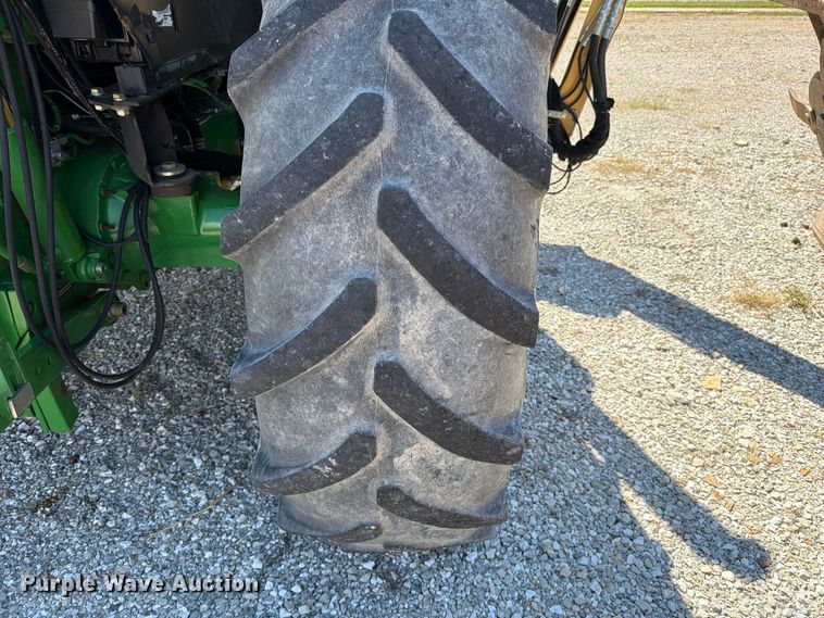 image for item FN5865 2016 John Deere 6120M MFWD tractor