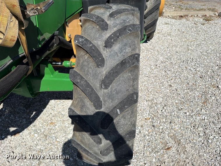 image for item FN5865 2016 John Deere 6120M MFWD tractor