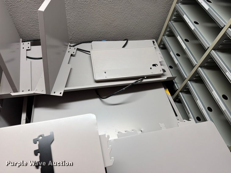image for item FN5867 Cubicle workstation
