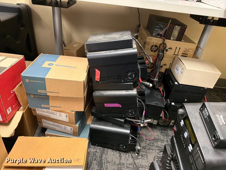 image for item FN5868 Radios