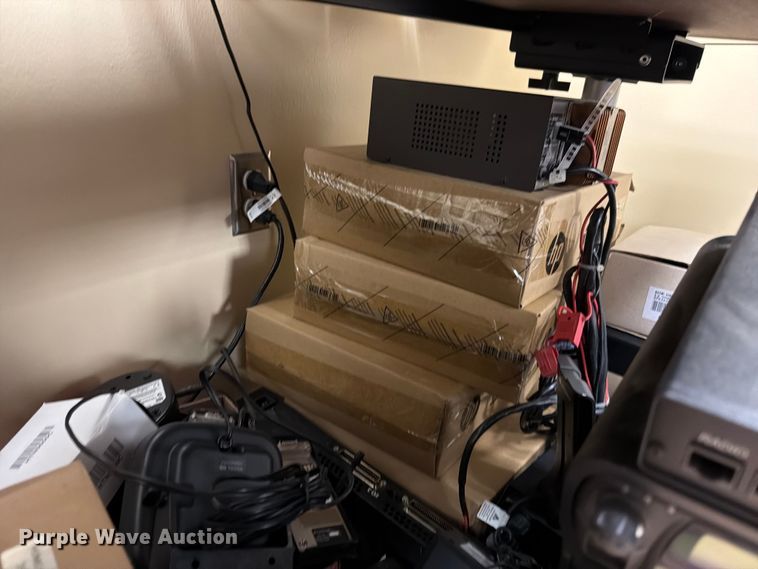 image for item FN5868 Radios