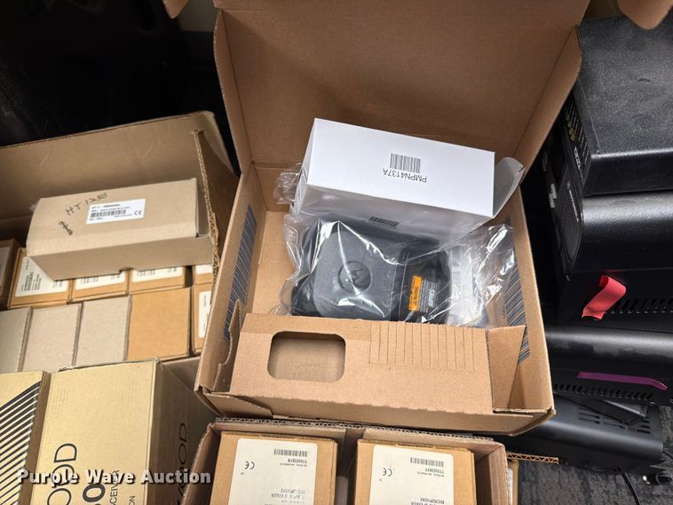 image for item FN5868 Radios