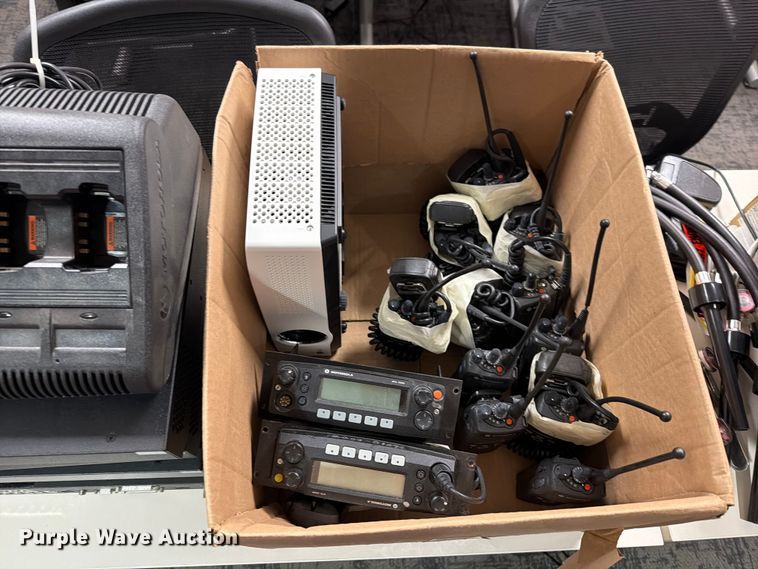 image for item FN5868 Radios