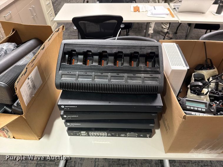 image for item FN5868 Radios