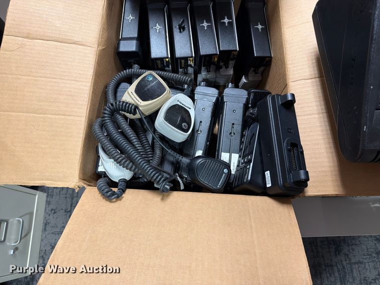 image for item FN5868 Radios