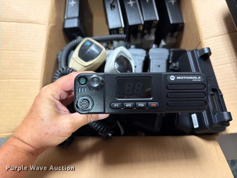 image for item FN5868 Radios