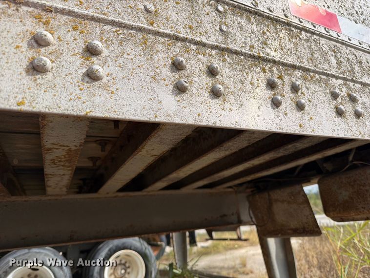 image for item FN5869 1985 Fruehauf FBX-F2-48-11-W1.5-102 dry van trailer