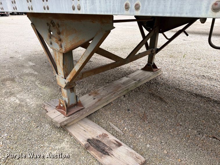 image for item FN5871 1984 Great Dane 7310TLWJ dry van trailer