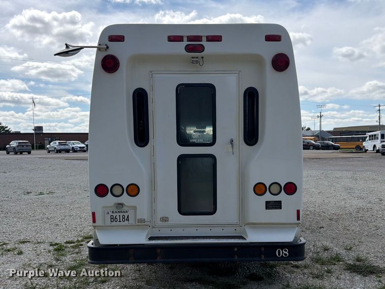 image for item FP4063 2008 Ford E-350 Bus