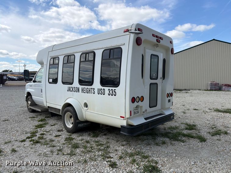 image for item FP4063 2008 Ford E-350 Bus