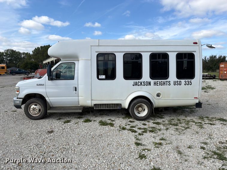 image for item FP4063 2008 Ford E-350 Bus