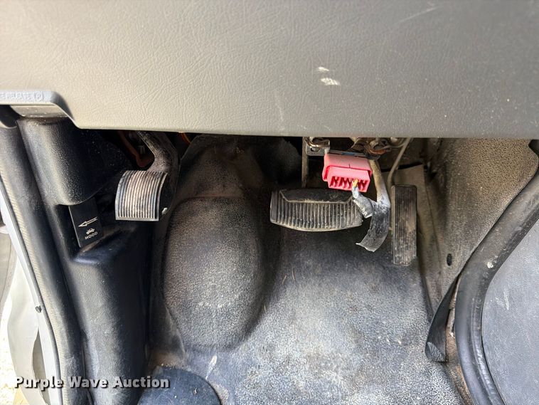 image for item FP4063 2008 Ford E-350 Bus