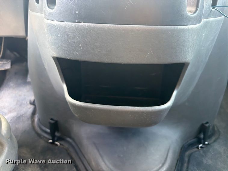 image for item FP4063 2008 Ford E-350 Bus