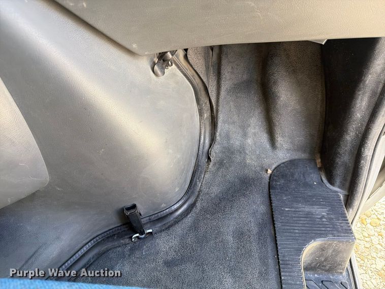 image for item FP4063 2008 Ford E-350 Bus