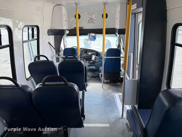 image for item FP4063 2008 Ford E-350 Bus