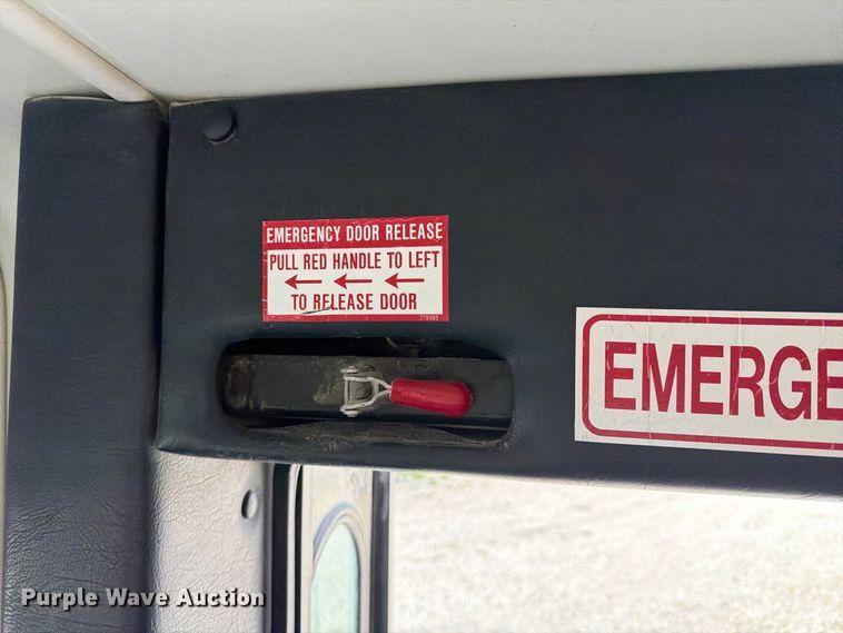 image for item FP4063 2008 Ford E-350 Bus