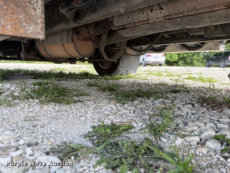 image for item FP4063 2008 Ford E-350 Bus