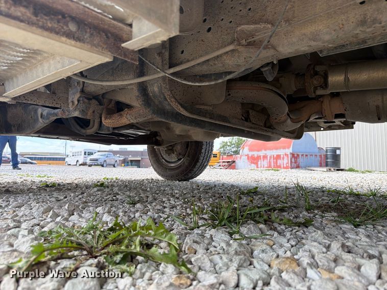image for item FP4063 2008 Ford E-350 Bus