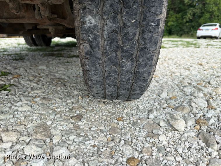 image for item FP4063 2008 Ford E-350 Bus