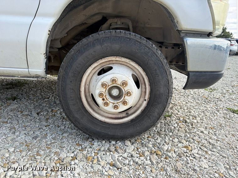 image for item FP4063 2008 Ford E-350 Bus