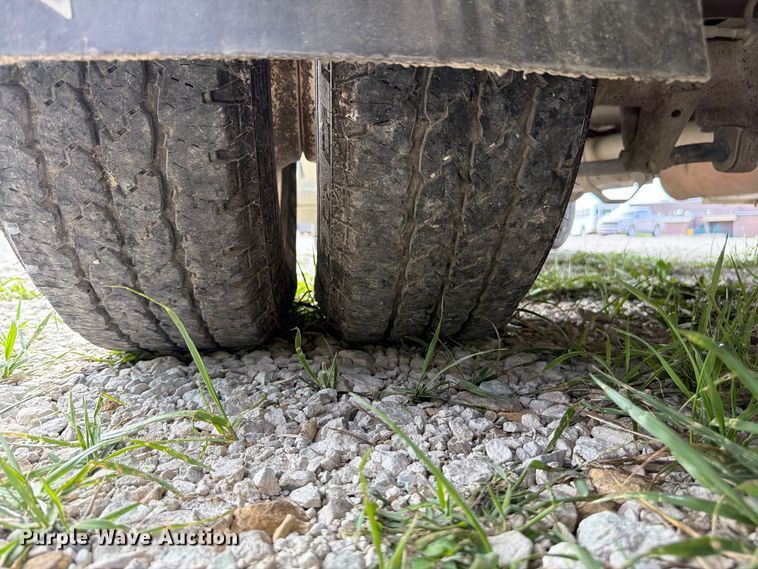 image for item FP4063 2008 Ford E-350 Bus