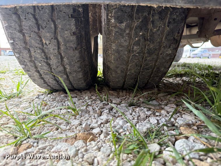 image for item FP4063 2008 Ford E-350 Bus