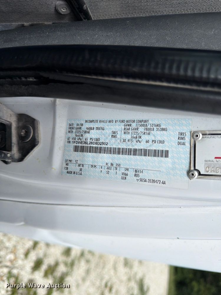 image for item FP4063 2008 Ford E-350 Bus