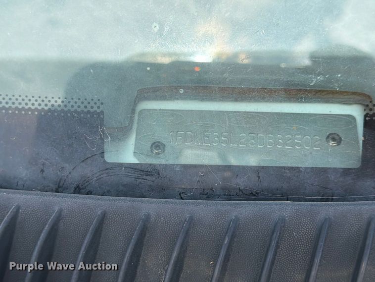 image for item FP4063 2008 Ford E-350 Bus