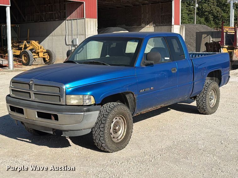 2001 Dodge Ram 1500 Ext. Cab pickup truck