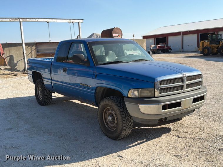 image for item FT6308 2001 Dodge Ram 1500 Ext. Cab pickup truck