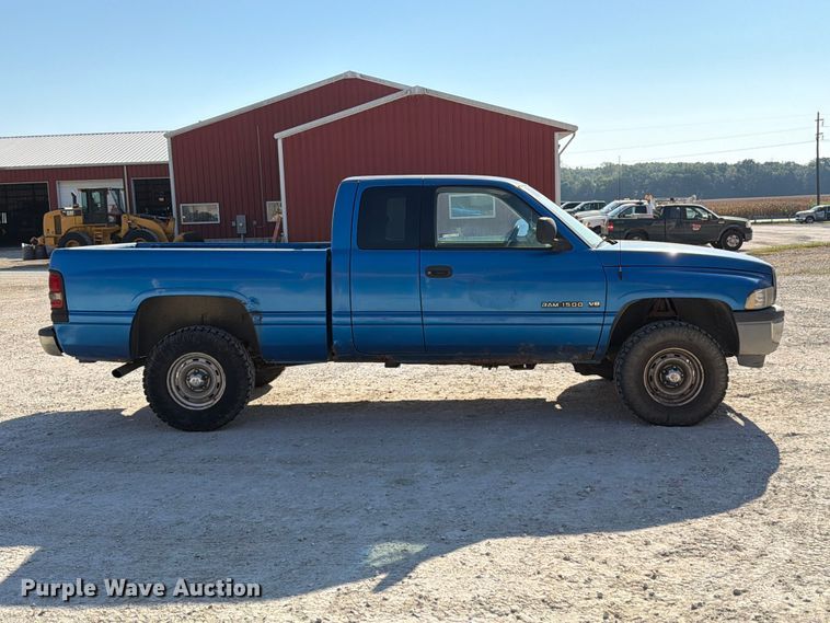 image for item FT6308 2001 Dodge Ram 1500 Ext. Cab pickup truck