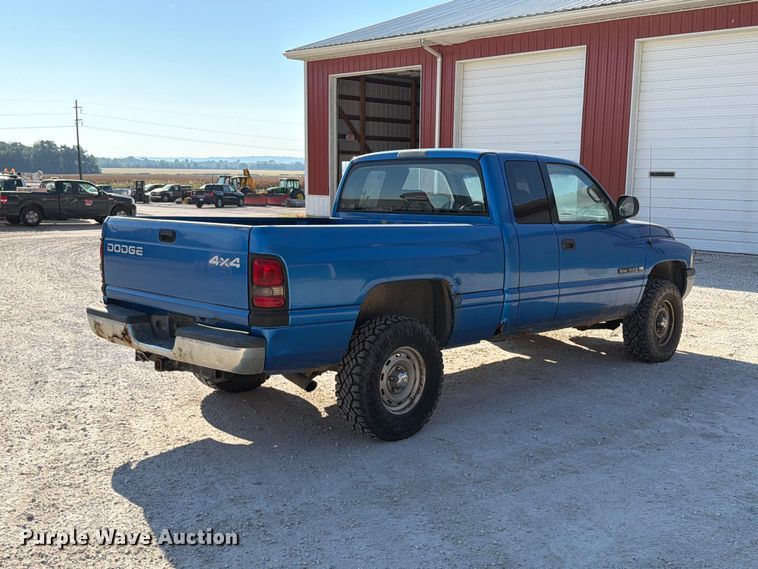 image for item FT6308 2001 Dodge Ram 1500 Ext. Cab pickup truck