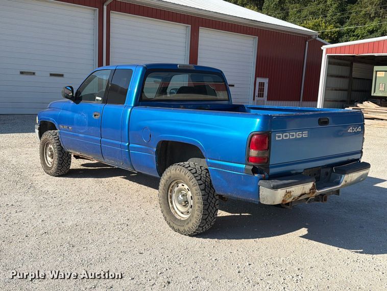 image for item FT6308 2001 Dodge Ram 1500 Ext. Cab pickup truck