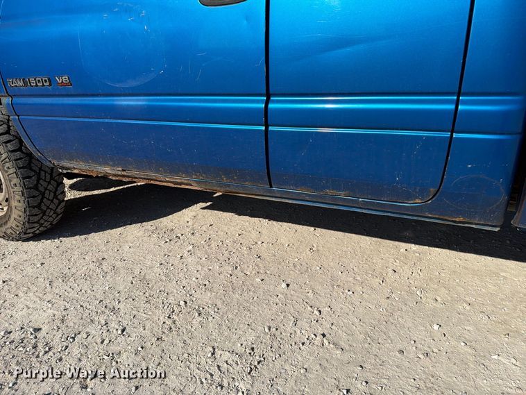 image for item FT6308 2001 Dodge Ram 1500 Ext. Cab pickup truck