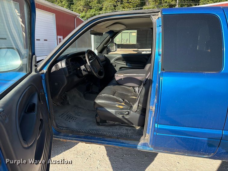 image for item FT6308 2001 Dodge Ram 1500 Ext. Cab pickup truck