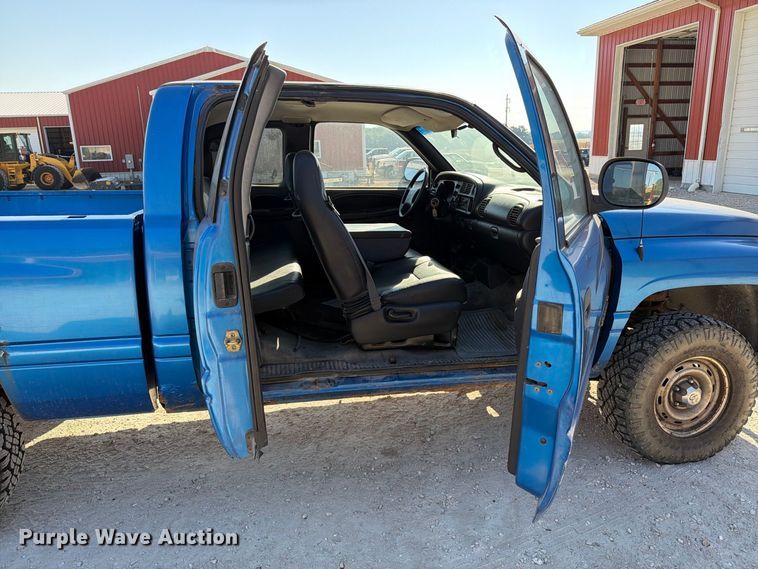 image for item FT6308 2001 Dodge Ram 1500 Ext. Cab pickup truck