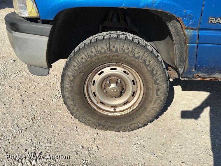 image for item FT6308 2001 Dodge Ram 1500 Ext. Cab pickup truck