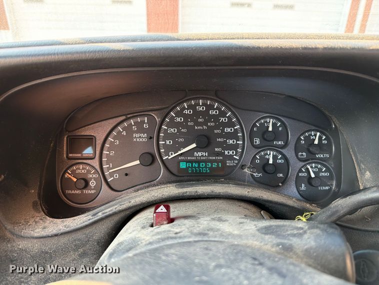 image for item FT6309 2002 Chevrolet Silverado 2500 utility bed pickup truck