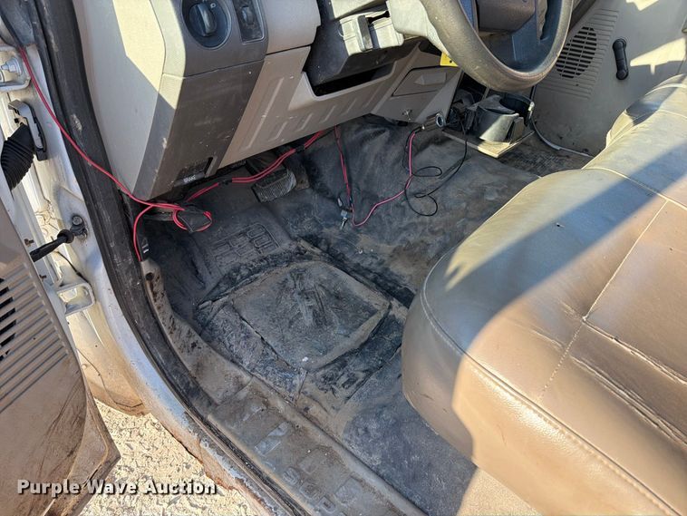 image for item FT6312 2008 Ford F250 Super Duty XL Ext. Cab pickup truck