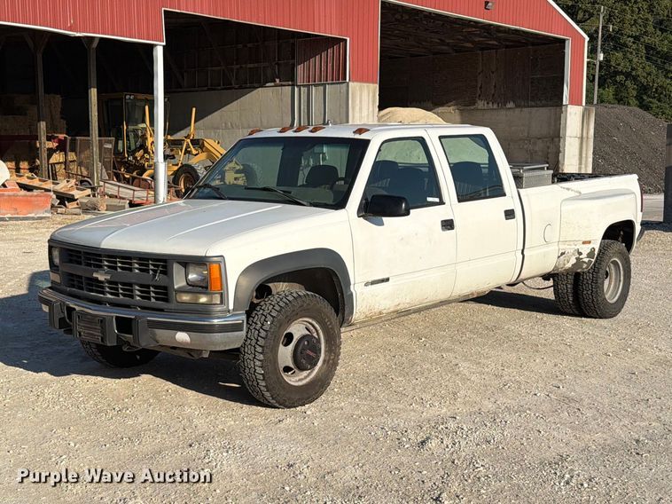 1997 Chevrolet Silverado 3500 Crew Cab pickup truck