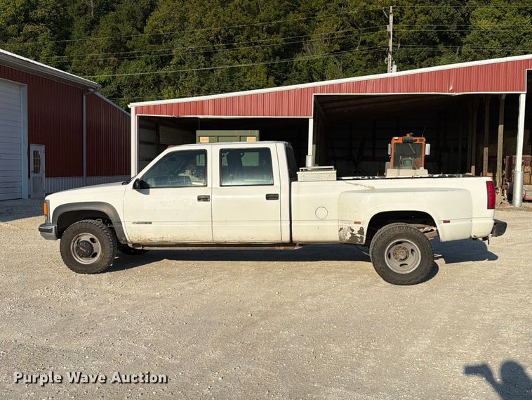 image for item FT6313 1997 Chevrolet Silverado 3500 Crew Cab pickup truck
