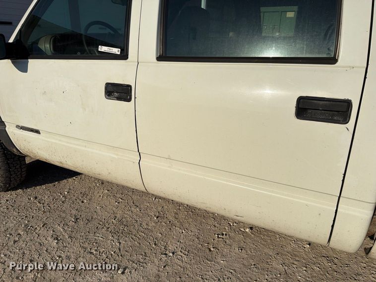 image for item FT6313 1997 Chevrolet Silverado 3500 Crew Cab pickup truck