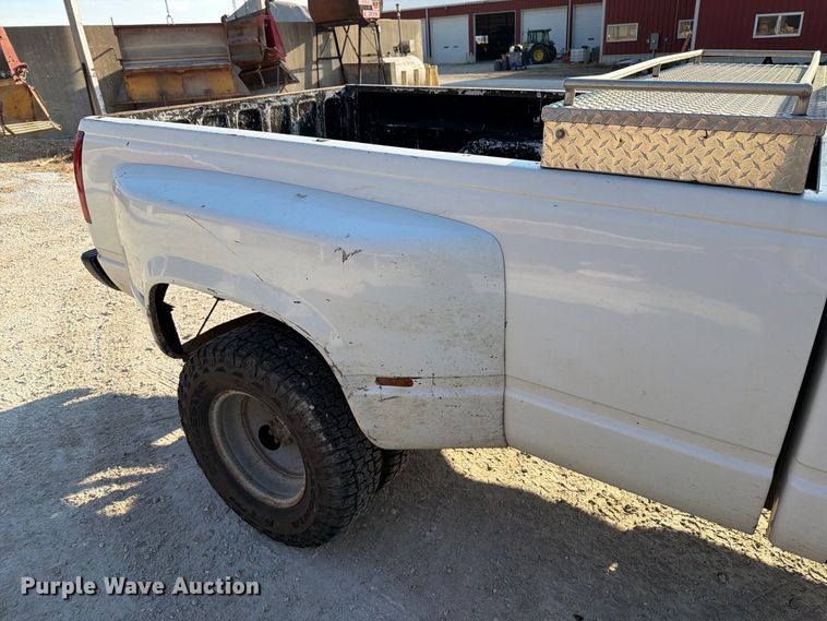 image for item FT6313 1997 Chevrolet Silverado 3500 Crew Cab pickup truck
