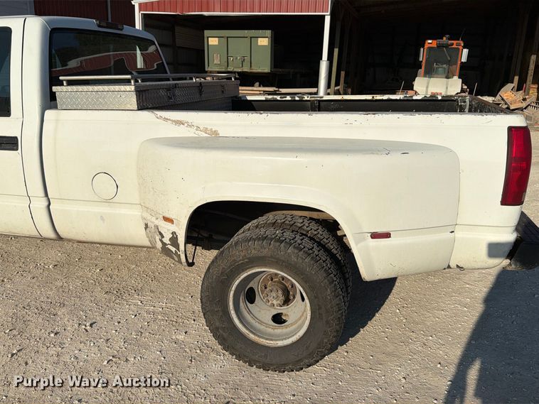image for item FT6313 1997 Chevrolet Silverado 3500 Crew Cab pickup truck