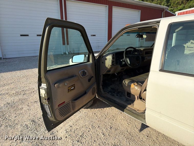 image for item FT6313 1997 Chevrolet Silverado 3500 Crew Cab pickup truck