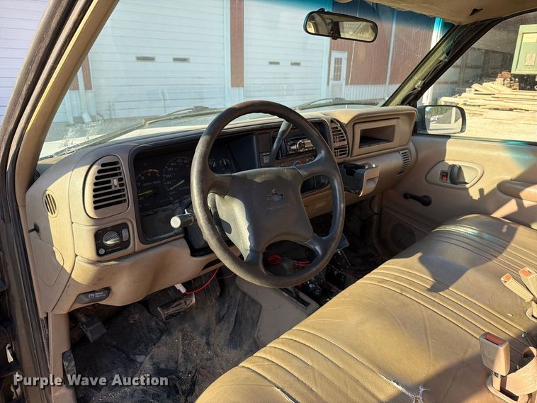 image for item FT6313 1997 Chevrolet Silverado 3500 Crew Cab pickup truck