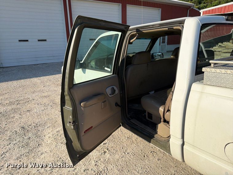 image for item FT6313 1997 Chevrolet Silverado 3500 Crew Cab pickup truck